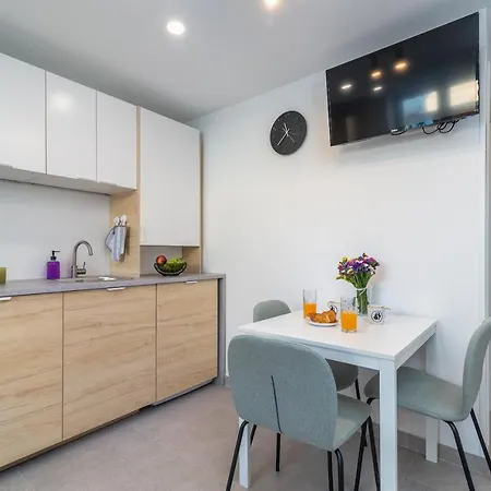 By The Sea - 21588 Trogir