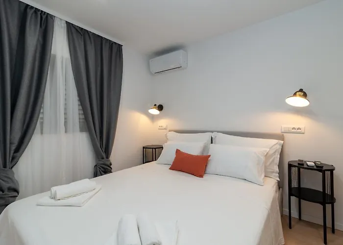 By The Sea - 21588 * Trogir