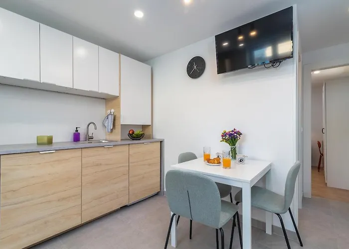 By The Sea - 21588 Trogir