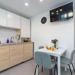 By The Sea - 21588 Traù