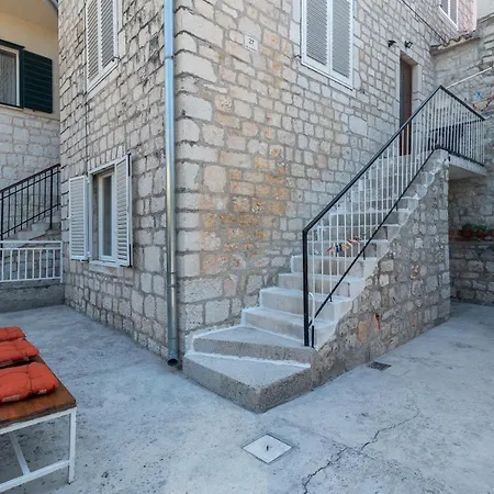 By The Sea - 21588 * تروغير